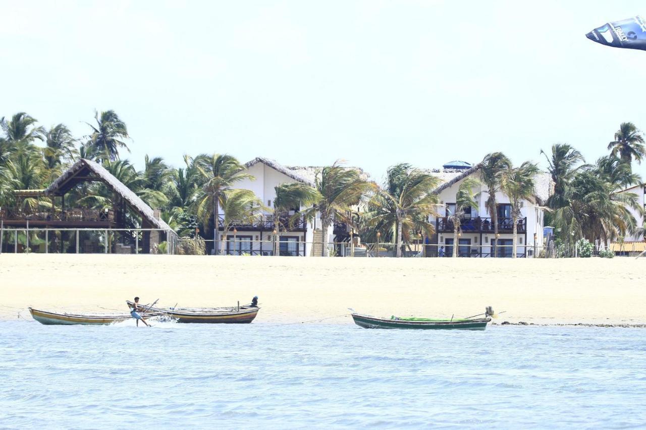 Ap. Peixe Boi Pe Na Areia Com Vista Frontal E Total Para O Mar Barra Grande  Bagian luar foto