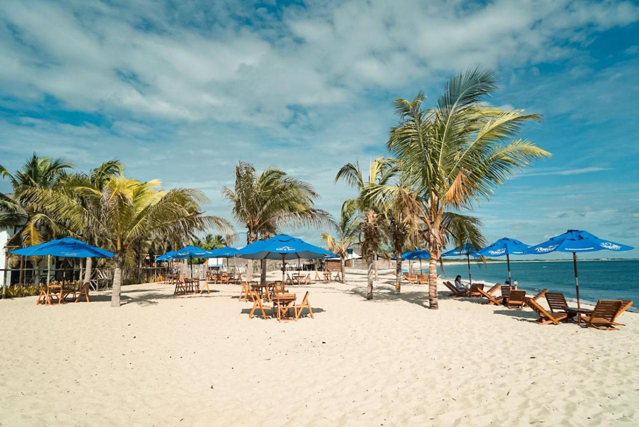 Ap. Peixe Boi Pe Na Areia Com Vista Frontal E Total Para O Mar Barra Grande  Bagian luar foto